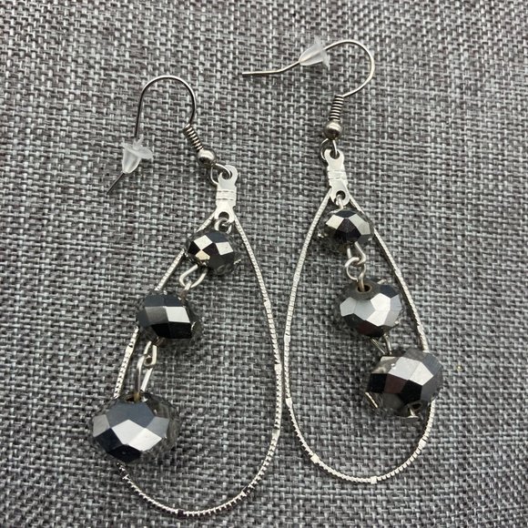 Dangle Pierced Earrings Silver Textured Teardrop Gunmetal Faceted Triple Bead - Picture 4 of 5